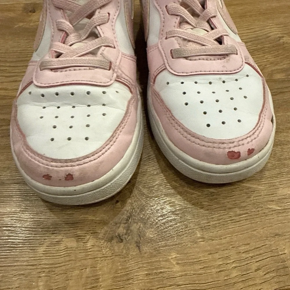 Nike Court Borough Low Shoes Youth Size 2Y White Pink Hook & Loop DV5457-105